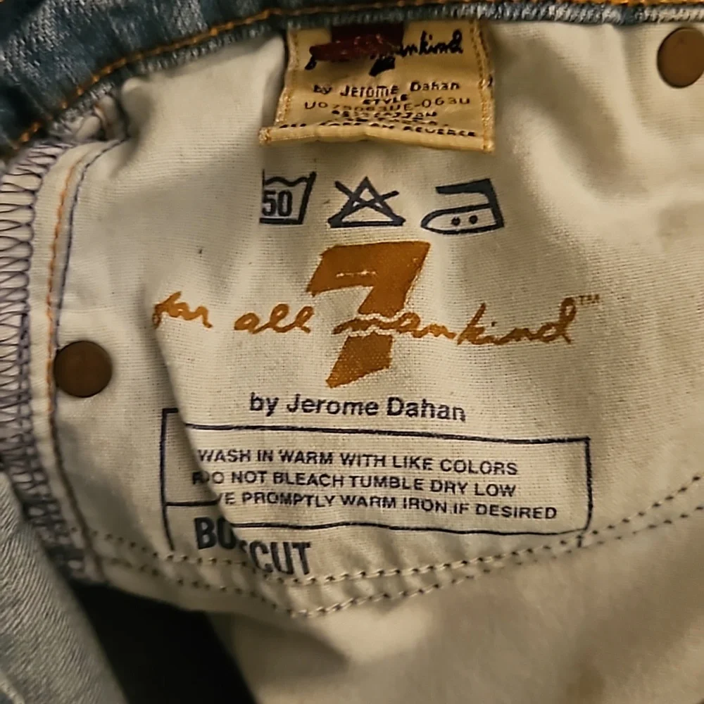7 For All Mankind Light Wash Bootcut Jeans Size 29